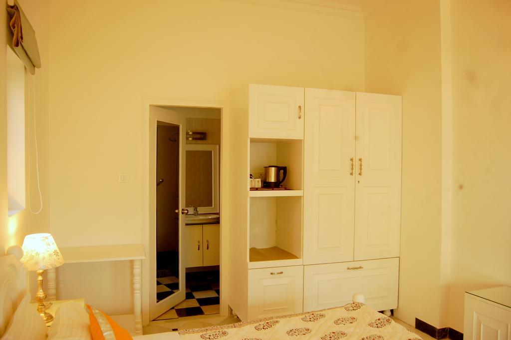 Ferienwohnung Aashray Varanasi Zimmer foto