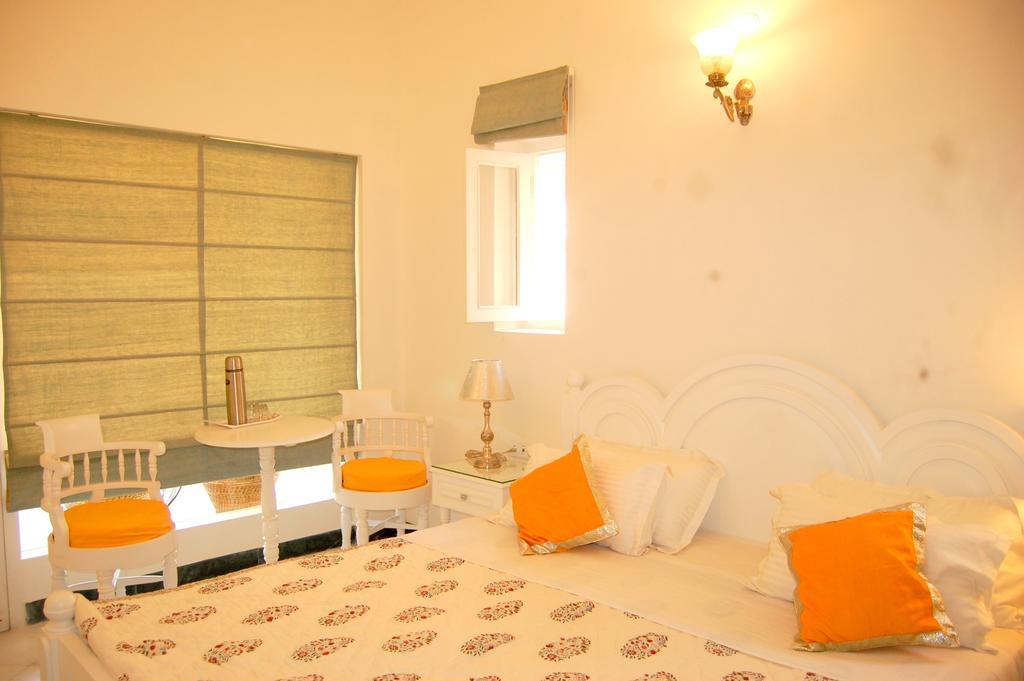 Ferienwohnung Aashray Varanasi Zimmer foto