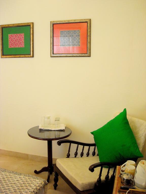Ferienwohnung Aashray Varanasi Zimmer foto