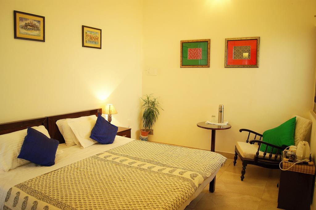 Ferienwohnung Aashray Varanasi Zimmer foto